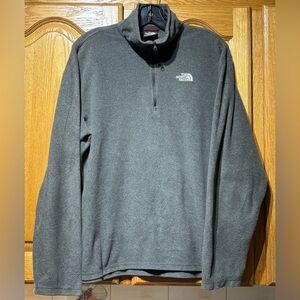 The North Face Gray Quarter-Zip Polartec Light Fleece Men’s Medium EUC